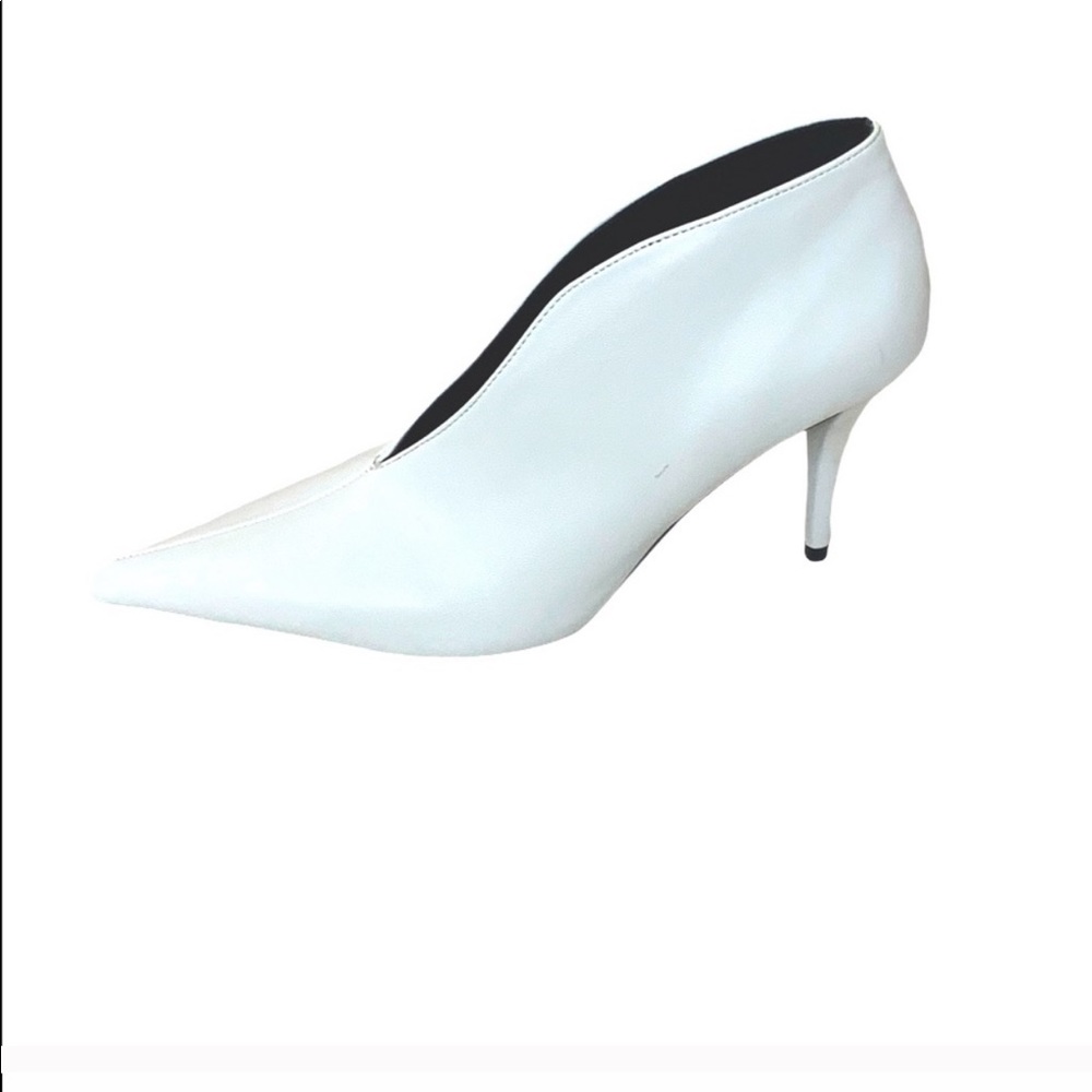 Zara white pointed toe booties